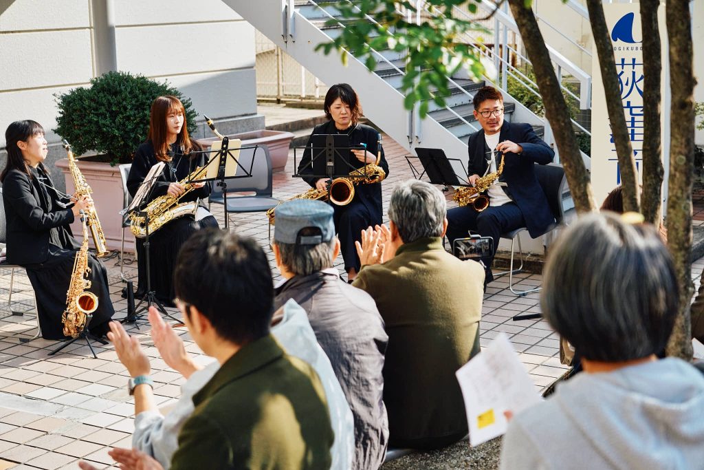 251108 「通りすがりのクラシック」@ルミネ2階ペデストリアンデッキ